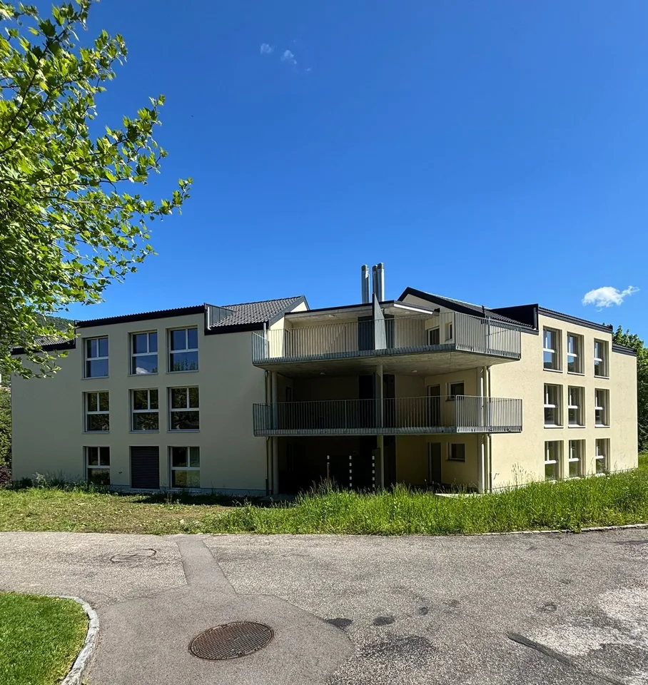 Attrayant appartement neuf de 4,5 pièces au 2e étage avec balcon ensoleillé