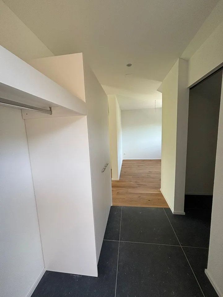 Attrayant appartement neuf de 4,5 pièces au 2e étage avec balcon ensoleillé