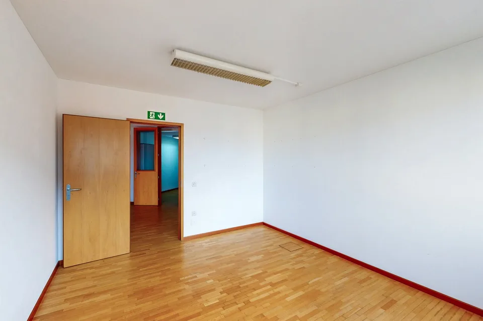 Bürofläche von Prestige in Mendrisio 170 m² funktional und hell – Foto 9 von 13