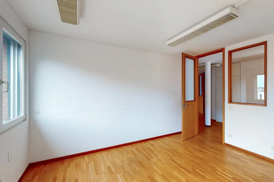 Bürofläche von Prestige in Mendrisio 170 m² funktional und hell – Foto 7 von 13