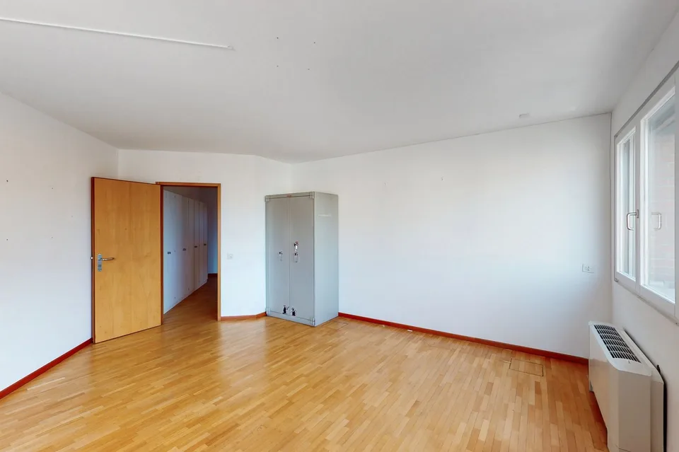 Bürofläche von Prestige in Mendrisio 170 m² funktional und hell