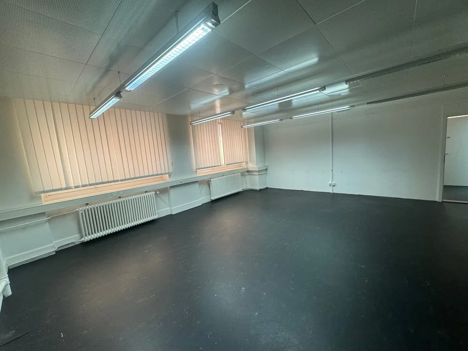 Gewerbefläche zu vermieten / Büro