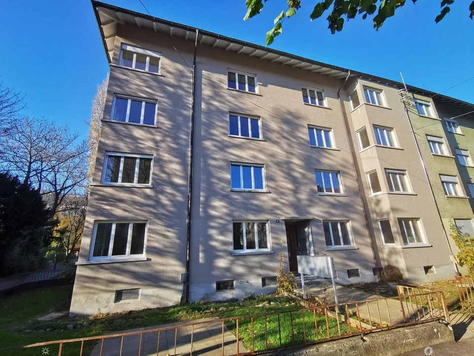 Helle 3-Zimmer-Wohnung mit Balkon an der General-Dufour-Strasse in Biel