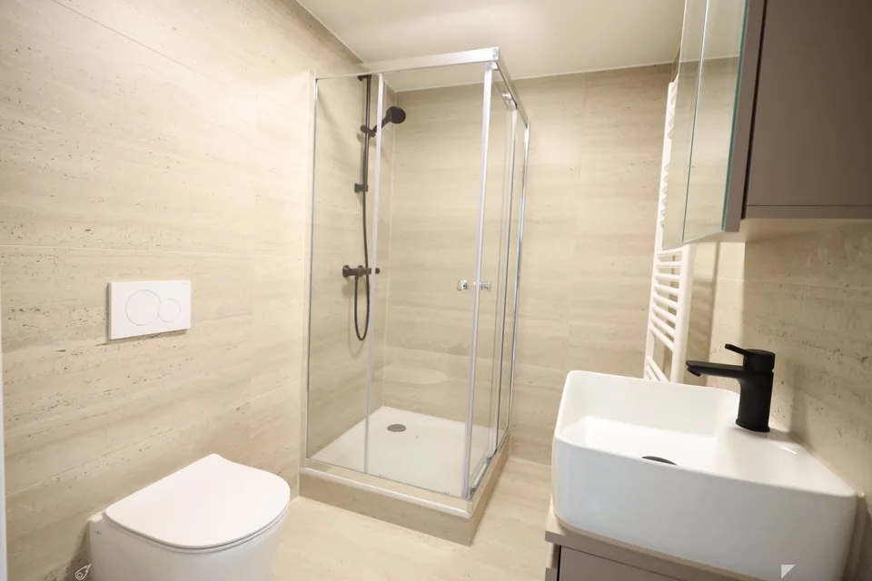Appartement de 2 pièces rénové à neuf dans le centre de Biel