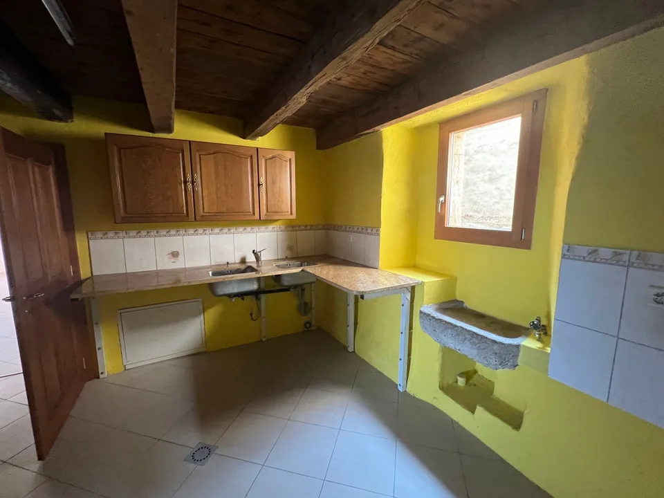 Delizioso appartamento di 4,5 locali in Provenza con terrazza e giardino