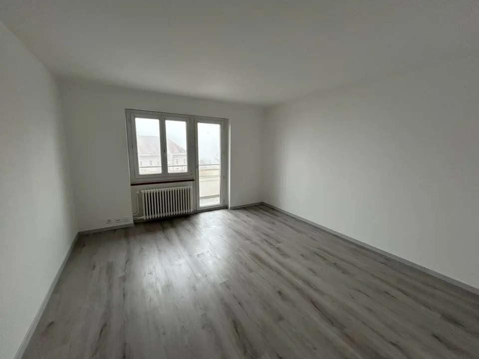 A louer: appartement de 3 pièces avec balcon - Paul-Charmillot 82, St-Imier