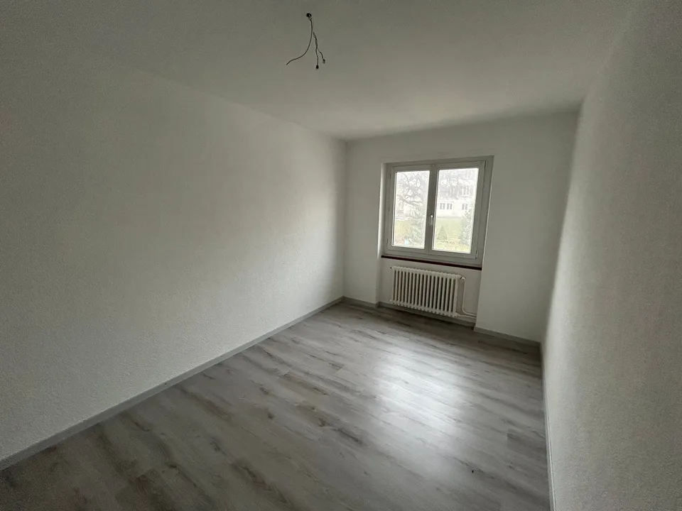 Zu vermieten: 3-Zimmer-Wohnung mit Balkon - Paul-Charmillot 82, St-Imier – Foto 9 von 14