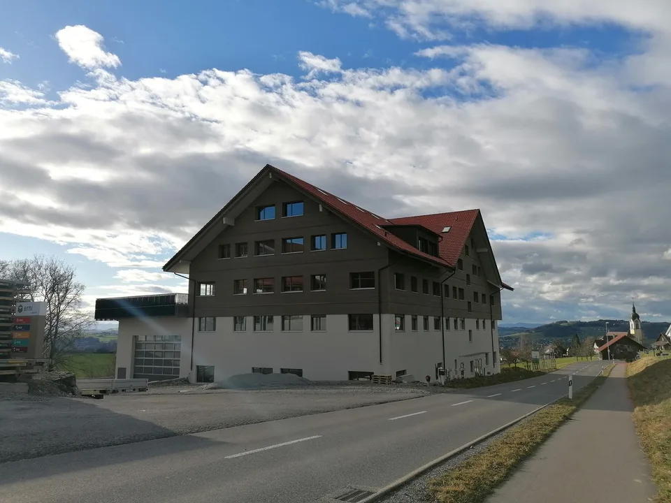 Il tuo nuovo luogo di lavoro: 89m2 e 420m2 di spazi ufficiali in costruzione di alta qualità con terrazza e vista – foto 17 di 20