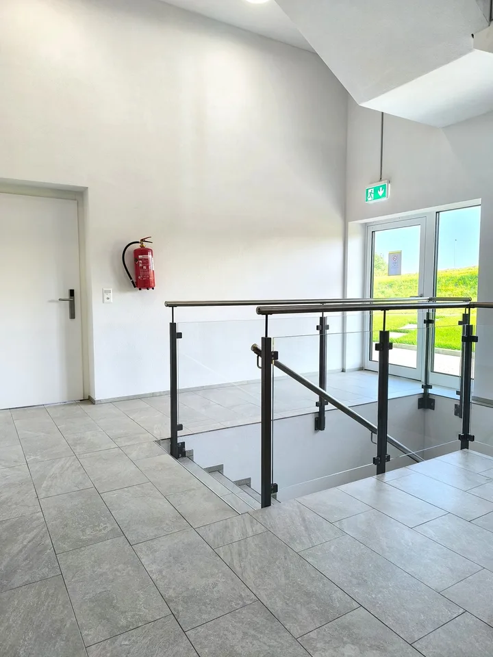 Il tuo nuovo luogo di lavoro: 89m2 e 420m2 di spazi ufficiali in costruzione di alta qualità con terrazza e vista – foto 7 di 20