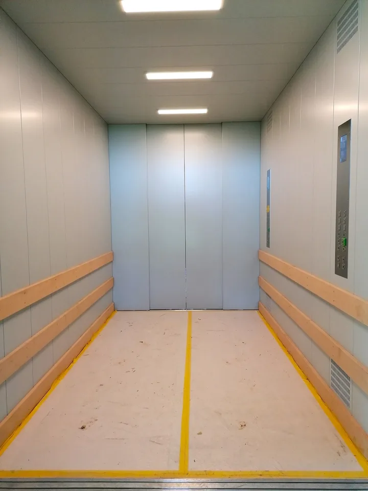 Il tuo nuovo luogo di lavoro: 89m2 e 420m2 di spazi ufficiali in costruzione di alta qualità con terrazza e vista – foto 19 di 20