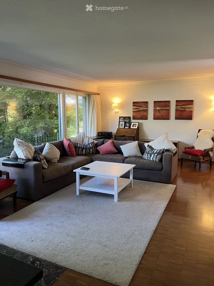 Ampia casa unifamiliare ai piedi del Zugerberg