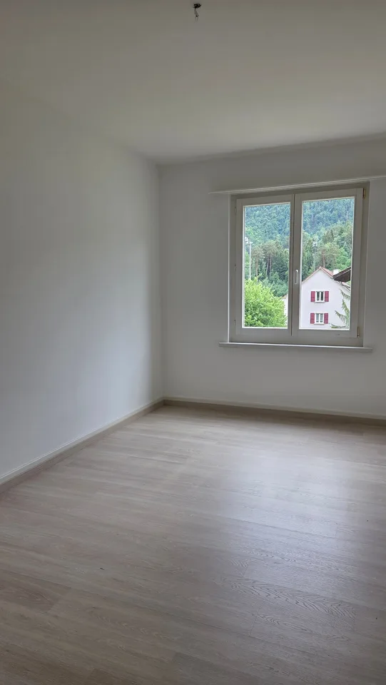 Appartamento situato in un piccolo edificio di 4 unità. – foto 6 di 16