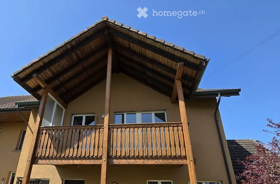 Grosszügige 5-Zimmer-Maisonette-Wohnung mit Balkon Boningen