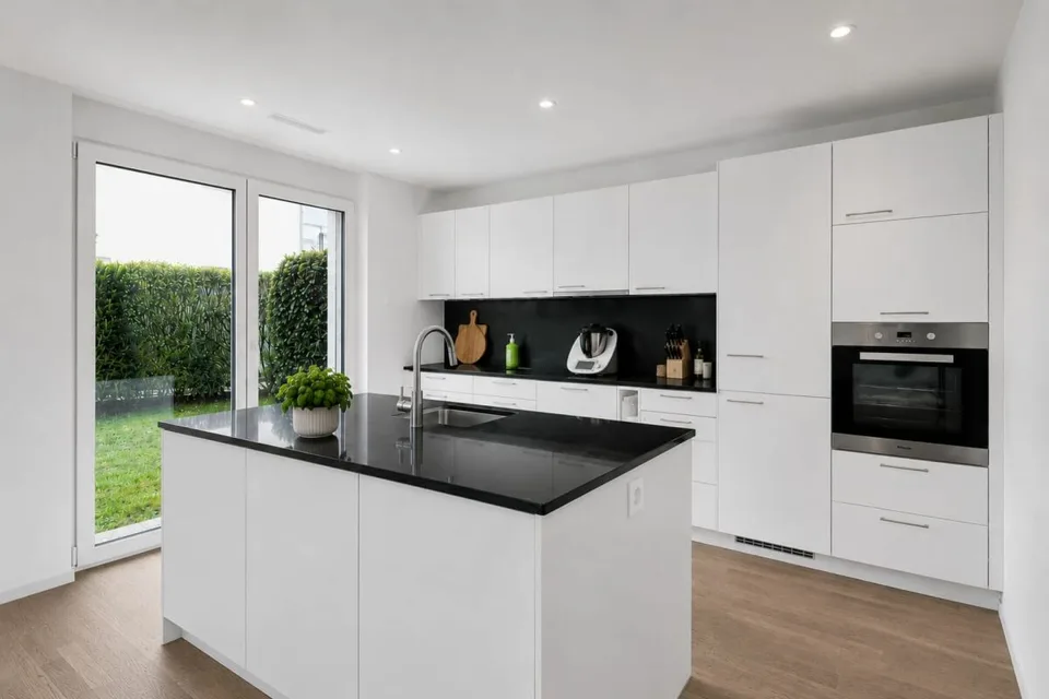Vivere come in una casa unifamiliare - Bella maisonette di 5,5 locali con posto giardino e balcone a Fahrwangen sul lago di Hallwil