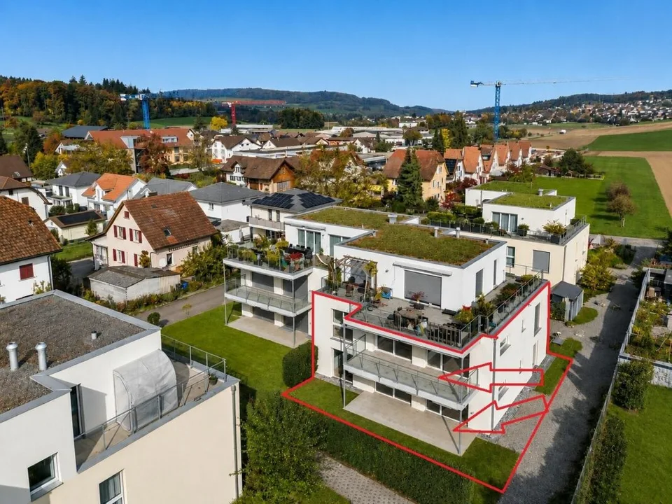 Vivere come in una casa unifamiliare - Bella maisonette di 5,5 locali con posto giardino e balcone a Fahrwangen sul lago di Hallwil