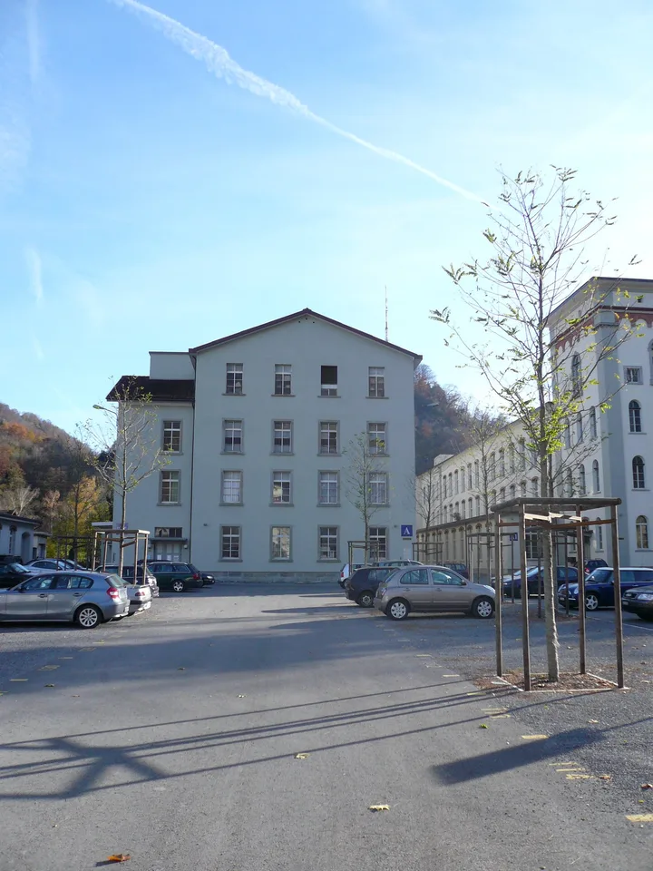 Büroraum im sanierten Fabrikgebäude mit Industriecharme zu vermieten