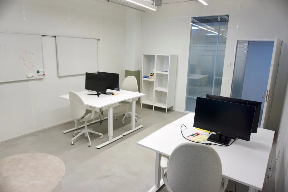 Bureaux individuels modernes dans un environnement attractif : 20m2 - 43m2 (pour 3-8 postes de travail) – photo 8 sur 12