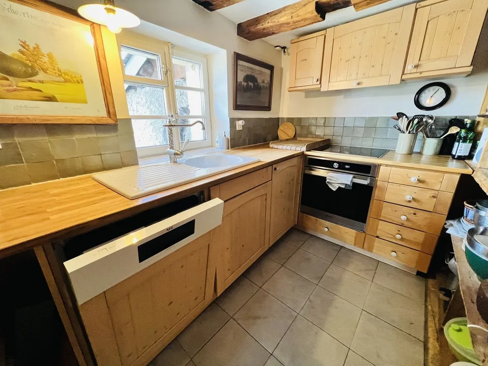 House with a lot of charm of 6.5 rooms renovated - Spacious and Bright - Quiet location