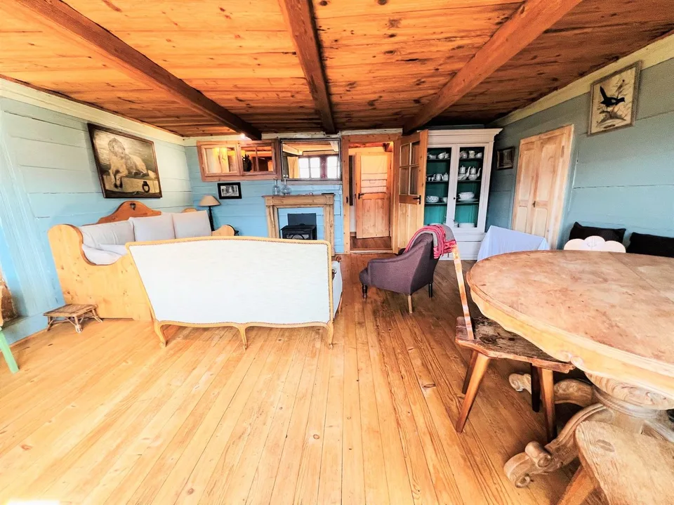 House with a lot of charm of 6.5 rooms renovated - Spacious and Bright - Quiet location