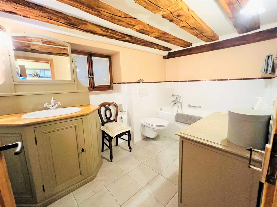 Casa con molto charme di 6,5 camere ristrutturata - Spaziosa e luminosa - Posizione tranquilla – foto 8 di 16