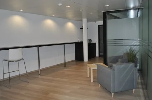 Surfaces aménagées de 157 m2 et 35m2 dans le Y-Parc