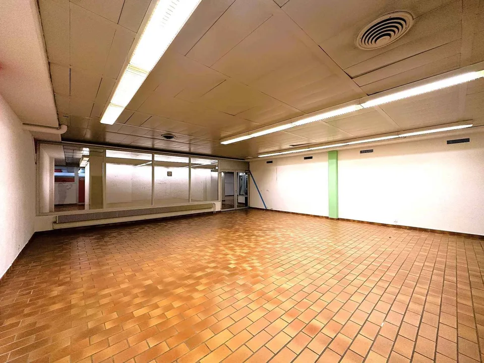 Verkaufsfläche zur Miete - Einkaufszentrum Montolieu, Lausanne