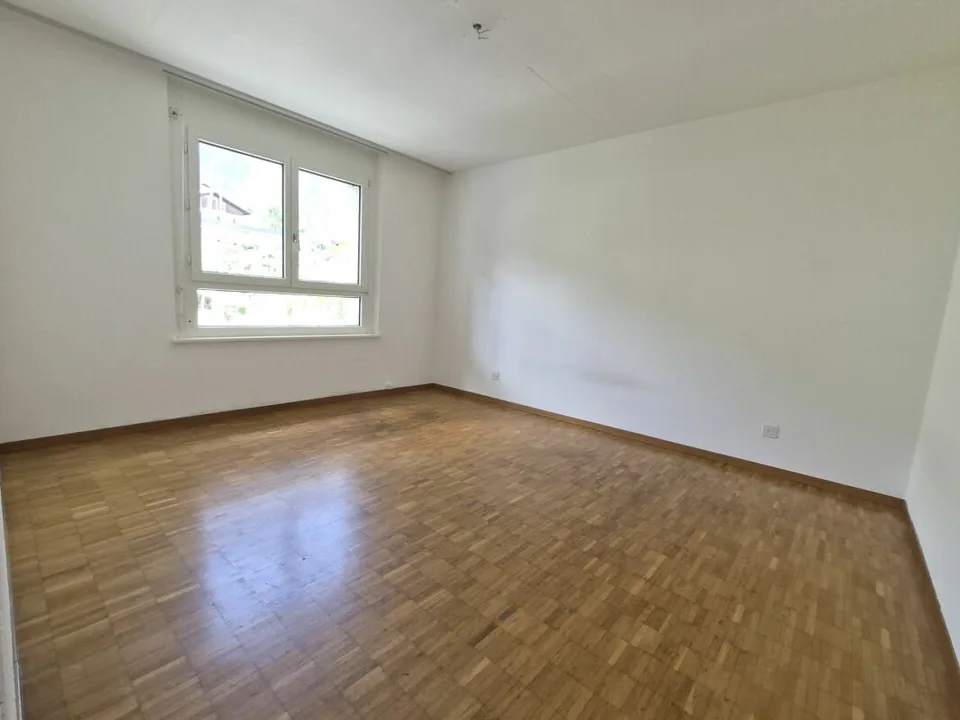 Vier-Zimmer-Wohnung im ersten Stock