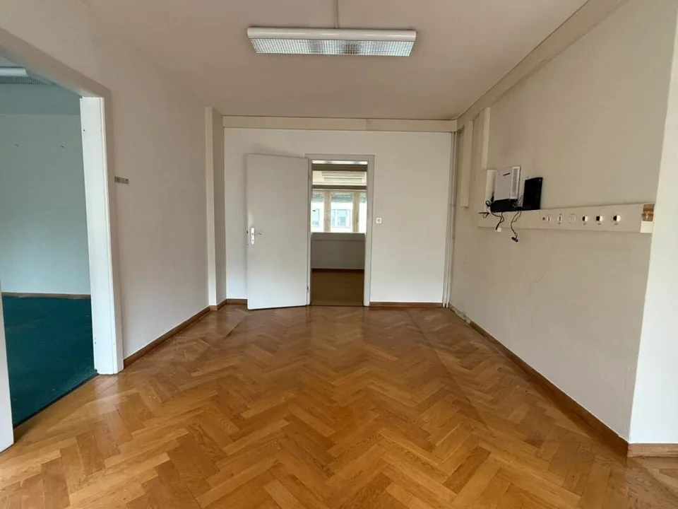 Ufficio di 116 m2 in affitto vicino alla stazione