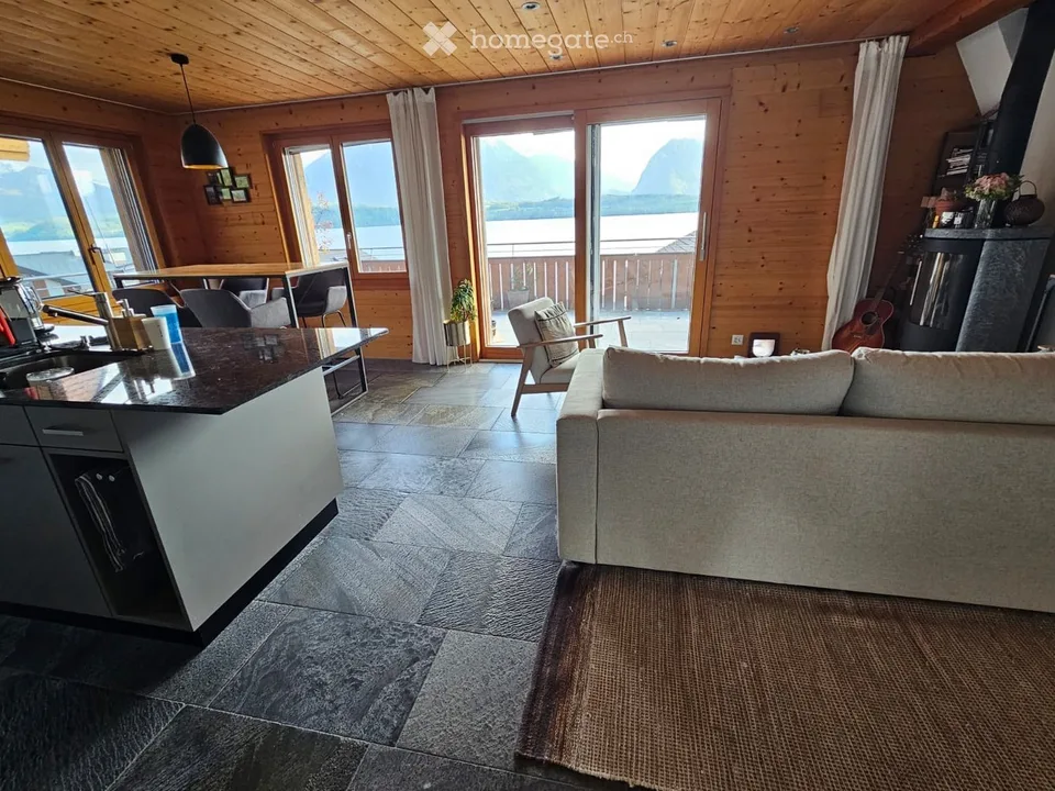 Traumhafte 3.5-Zimmer-Wohnung mit Seeblick in Oberhofen
