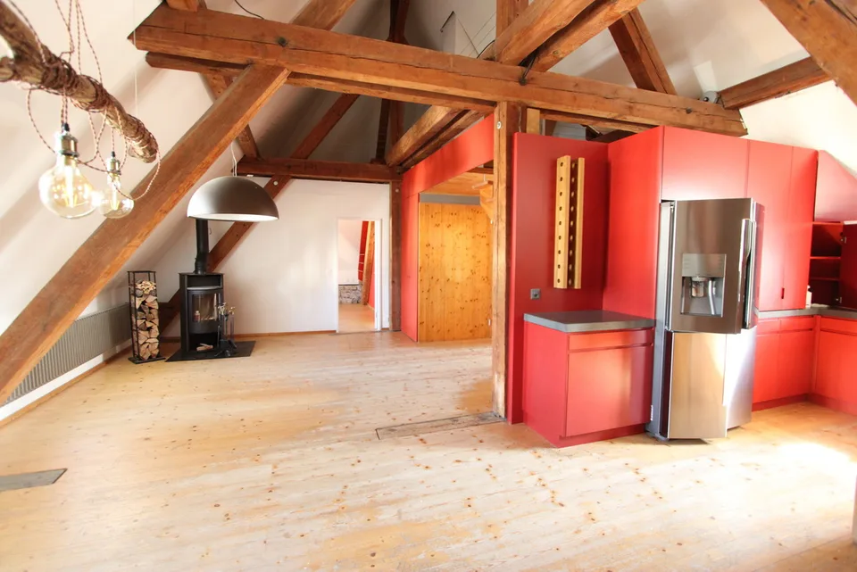 Stimmige 2.5-Dachwohnung mit Galerie und viel Charme