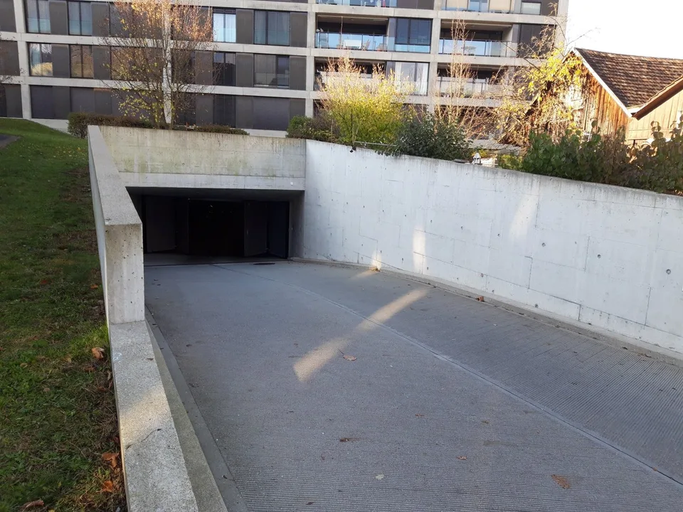 Motorradparkplatz in Zürich Seebach