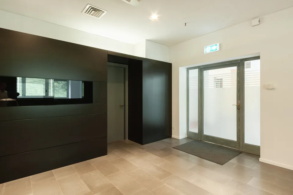 LUGANO NORD/MANNO - GRAND ET LUMINEUX BUREAU DE 233 M² À LOUER (REF. 110) – photo 11 sur 19