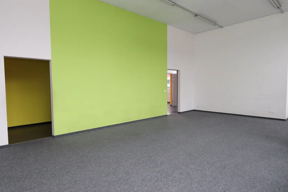 Ampio spazio commerciale in zona centrale - disponibile immediatamente – foto 7 di 7