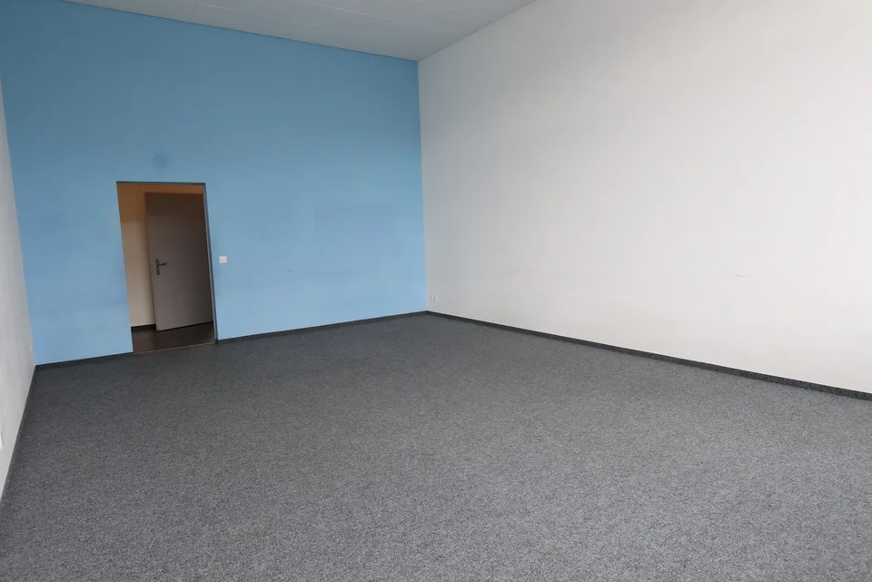 Ampio spazio commerciale in zona centrale - disponibile immediatamente – foto 6 di 7