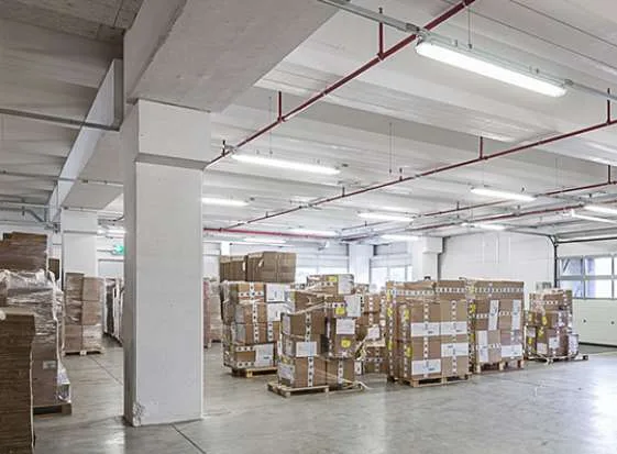 Affittasi spazio logistico /magazzino di ampia metratura a Cadenazzo