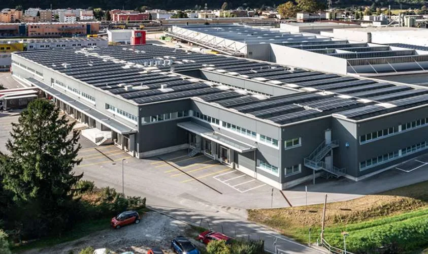 Affittasi spazio logistico /magazzino di ampia metratura a Cadenazzo
