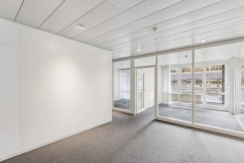 Ici commence votre entreprise - espace de bureau aménagé dans un emplacement idéal – photo 7 sur 11