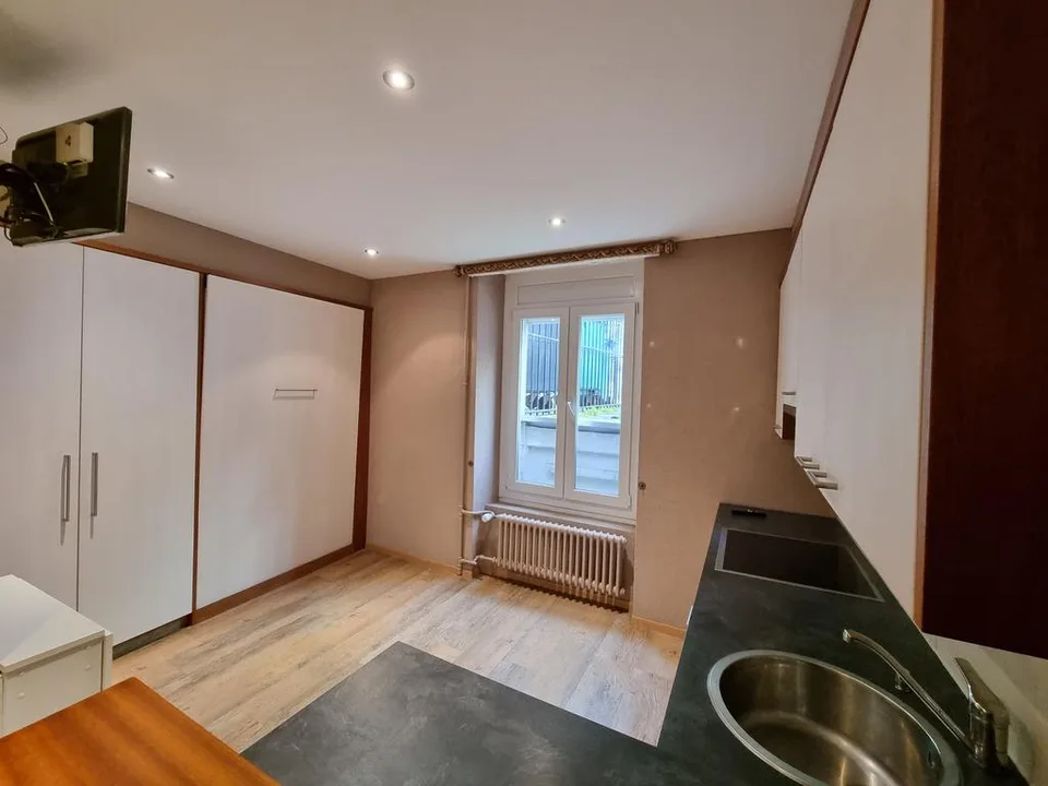 Charmanter 1,5-Raum-Wohnung in der Nähe aller Annehmlichkeiten – Foto 9 von 12