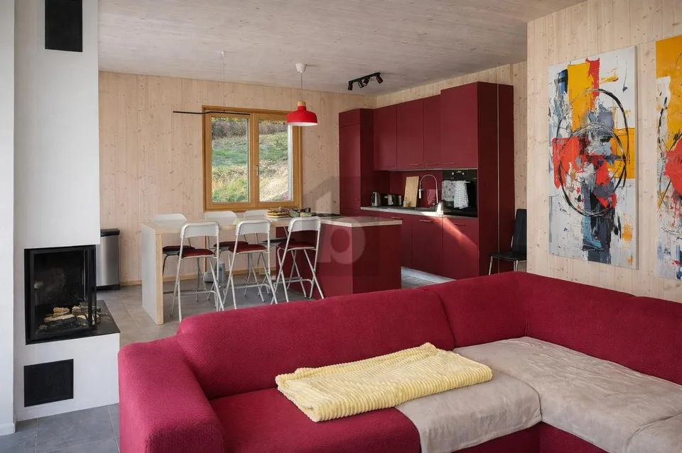 MODERNE, HELL & MIT PANORAMA
