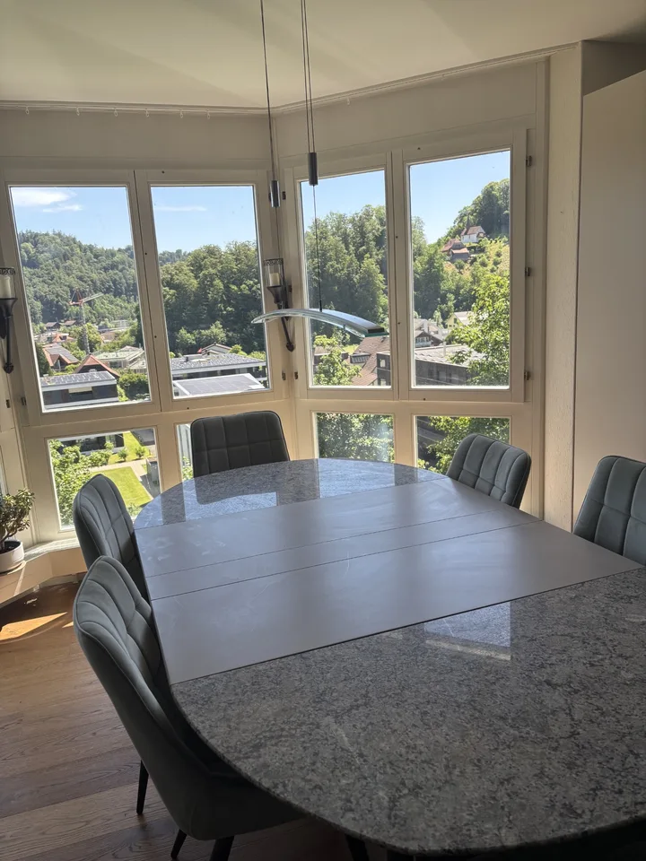 Appartement de jardin spacieux dans un emplacement ensoleillé et calme à Willisau avec une vue magnifique