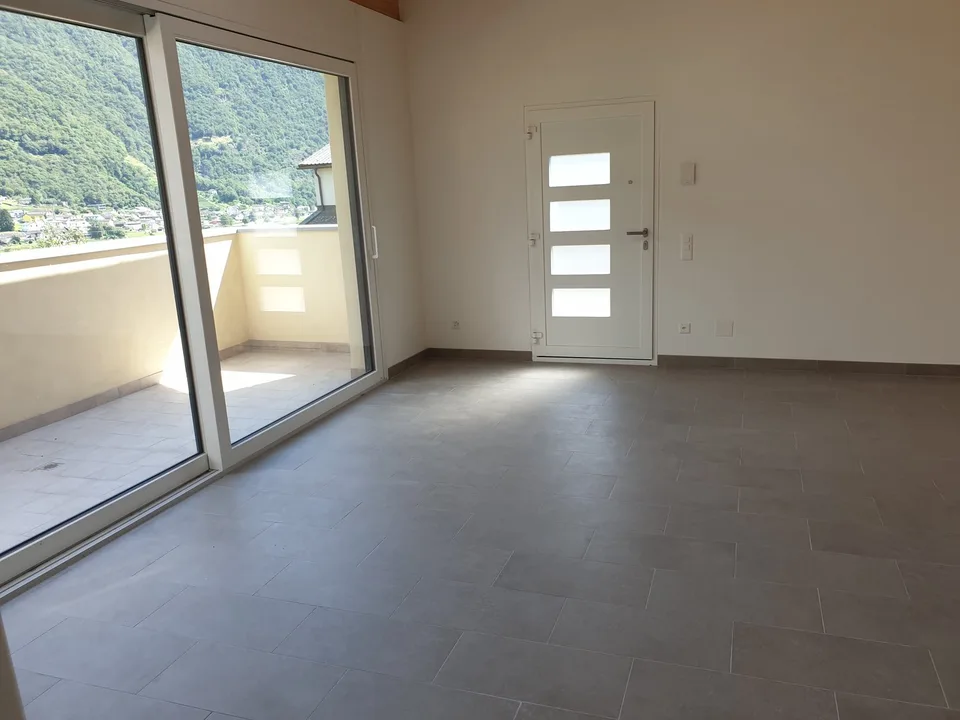 Moderno appartamento 4.5 locali a Semione con vista panoramica