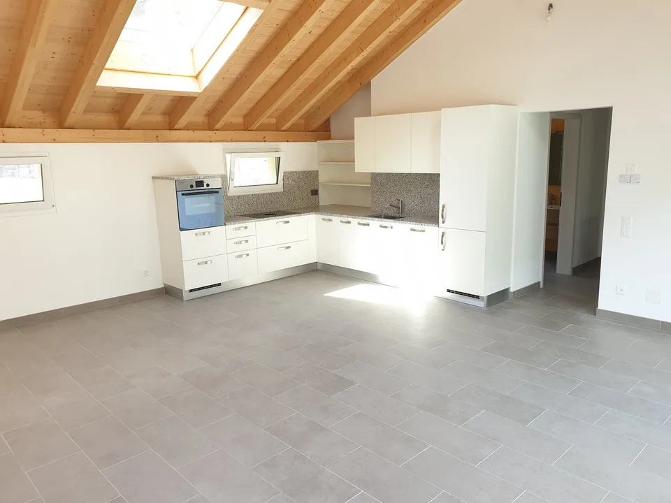 Moderno appartamento 4.5 locali a Semione con vista panoramica