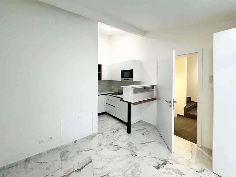 Verkauf einer komplett sanierten Palazzina, Rendite 4,85% - DR1 – Foto 9 von 11