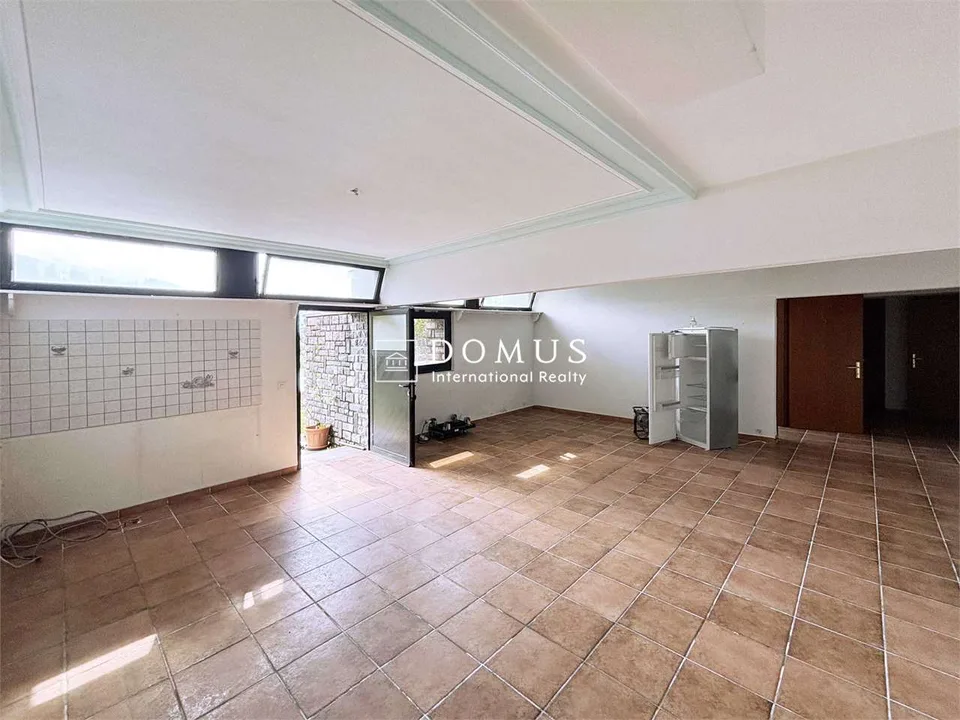 Villa mit Pool, zu renovieren, mit großem Potenzial – Foto 12 von 13