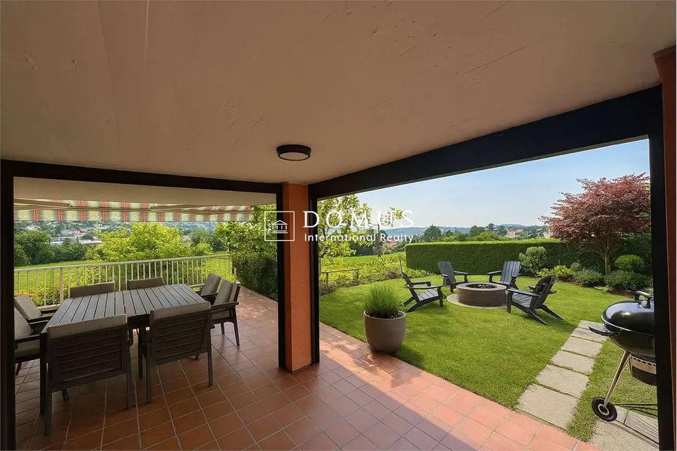 Villa con piscina, da ristrutturare, con grande potenziale