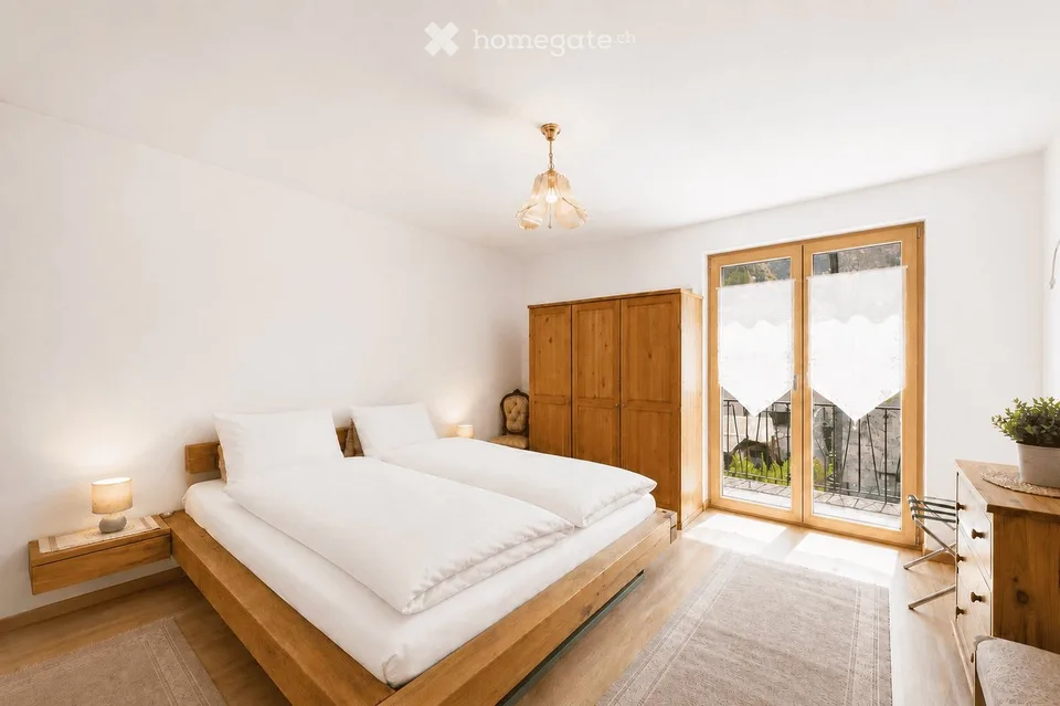 Casa unifamiliare soleggiata con giardino e bosco a Turtmann