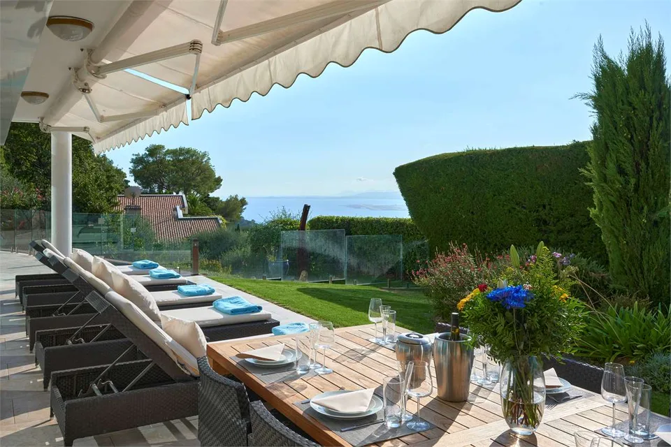 Villa dans un domaine privé avec vue sur mer – photo 6 sur 13
