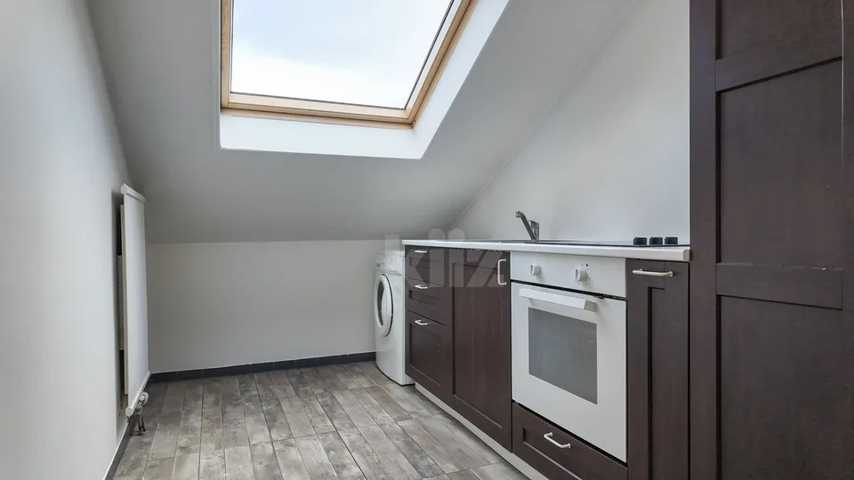Ruhig gelegenes, geräumiges Dreizimmerwohnung mit Potenzial