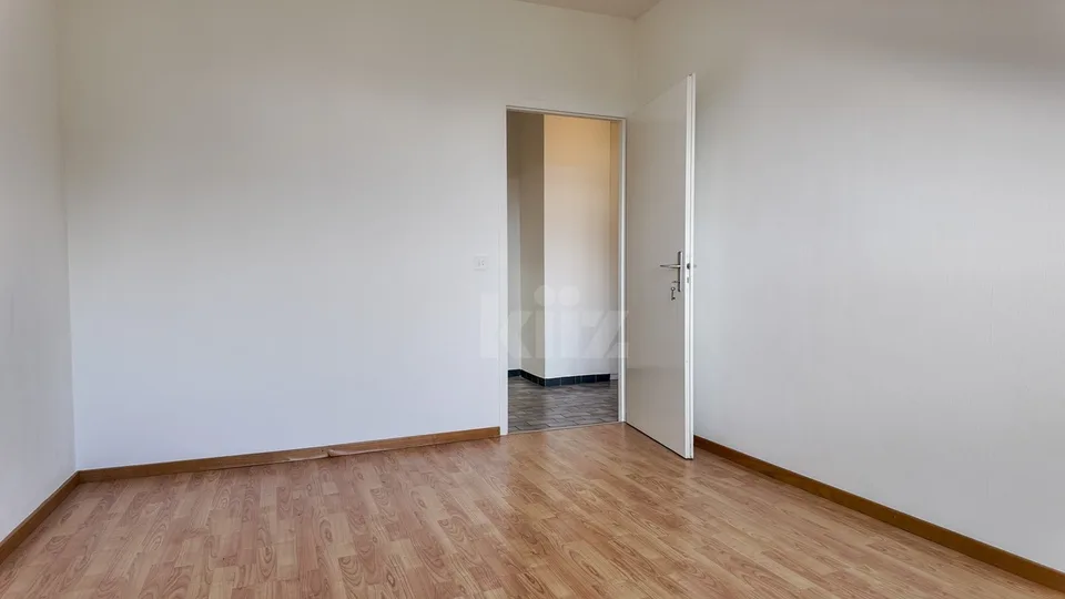 Appartamento di tre locali spazioso e tranquillo con potenziale – foto 8 di 13