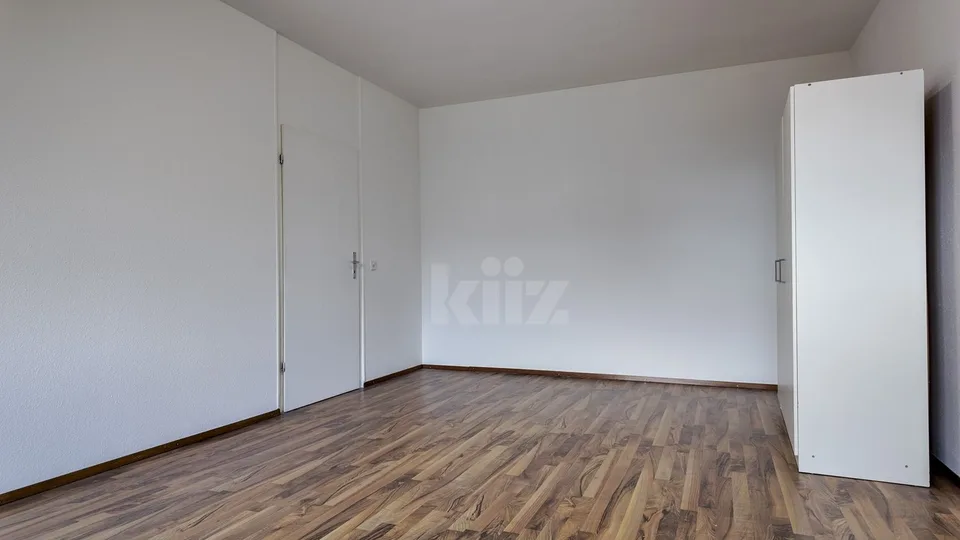 Appartamento di tre locali spazioso e tranquillo con potenziale – foto 11 di 13